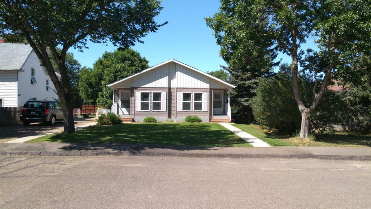 Campbell'S Accommodations Gull Lake エクステリア 写真