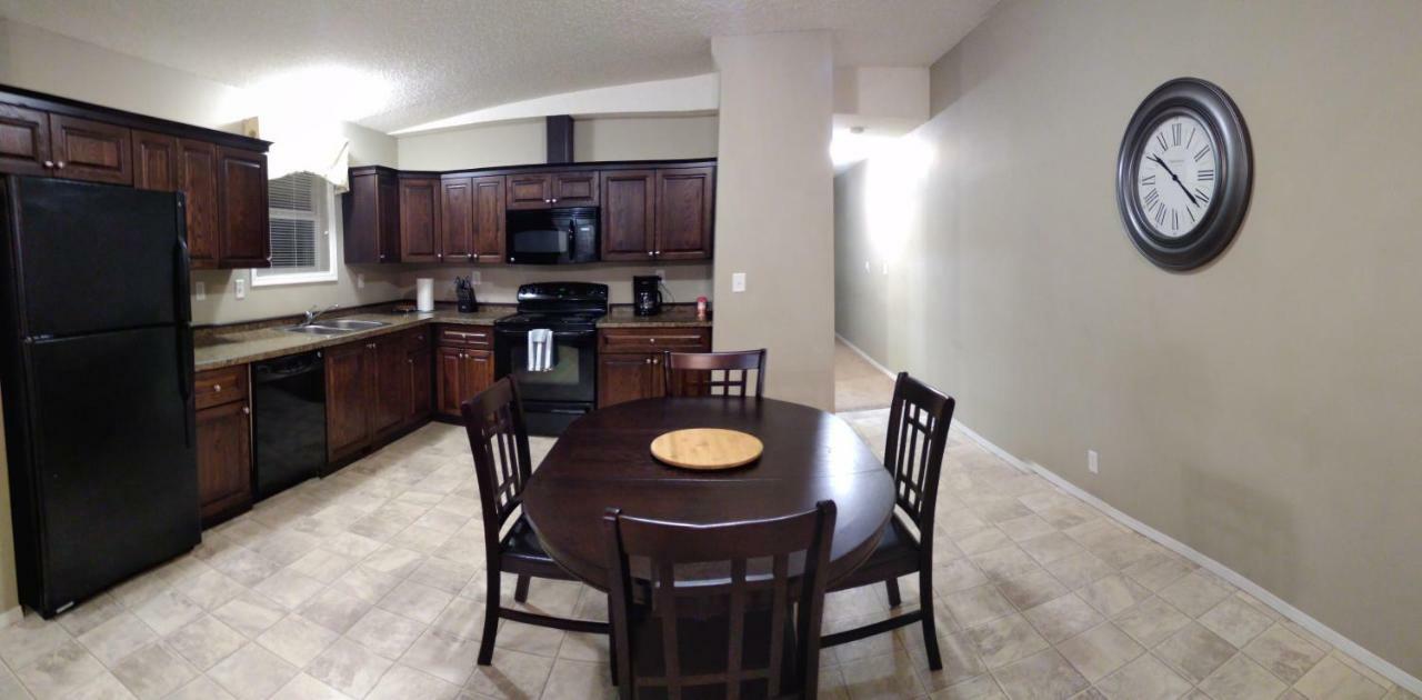 Campbell'S Accommodations Gull Lake エクステリア 写真